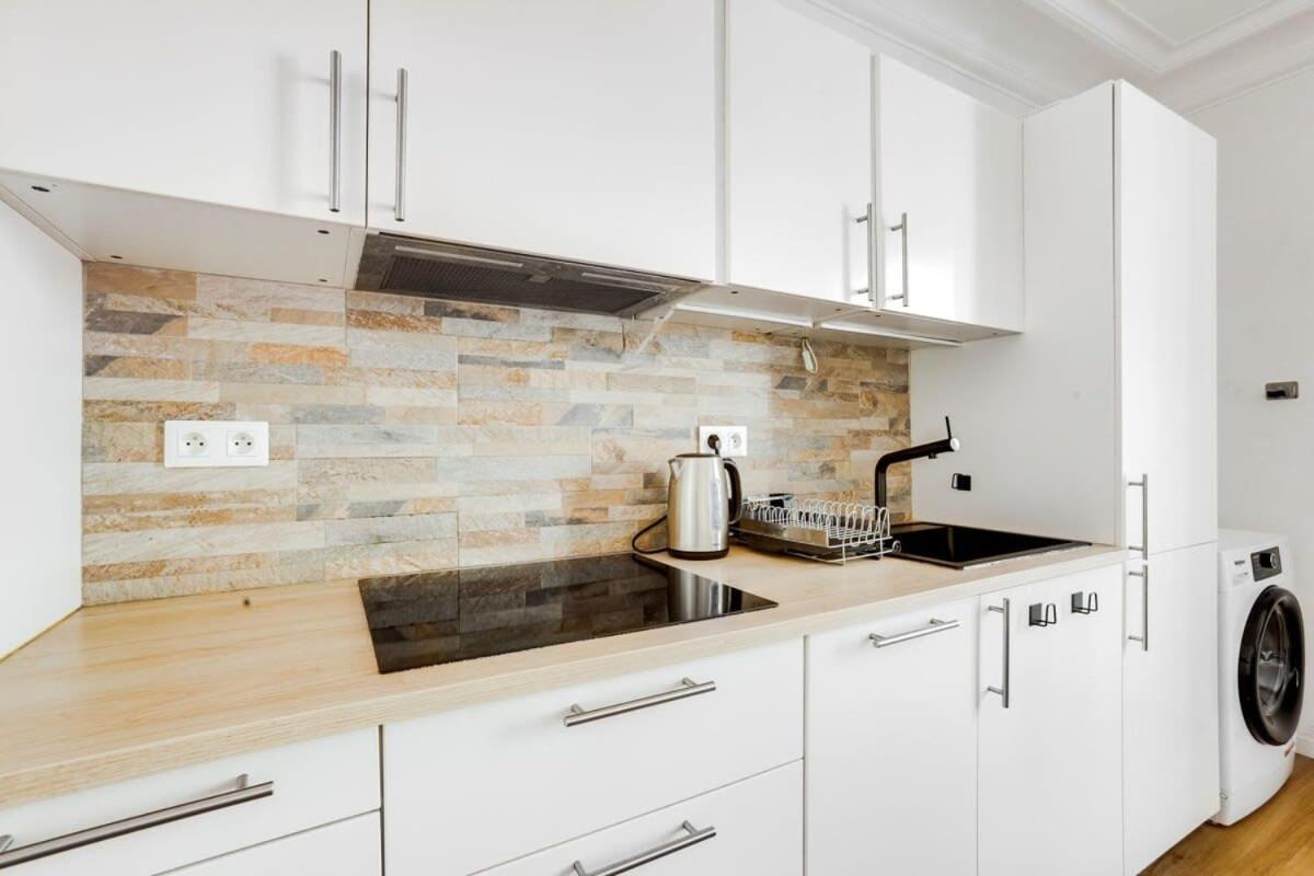 2br Montmartre & Sacre-coeur - Cityapartmentstay * Parijs
